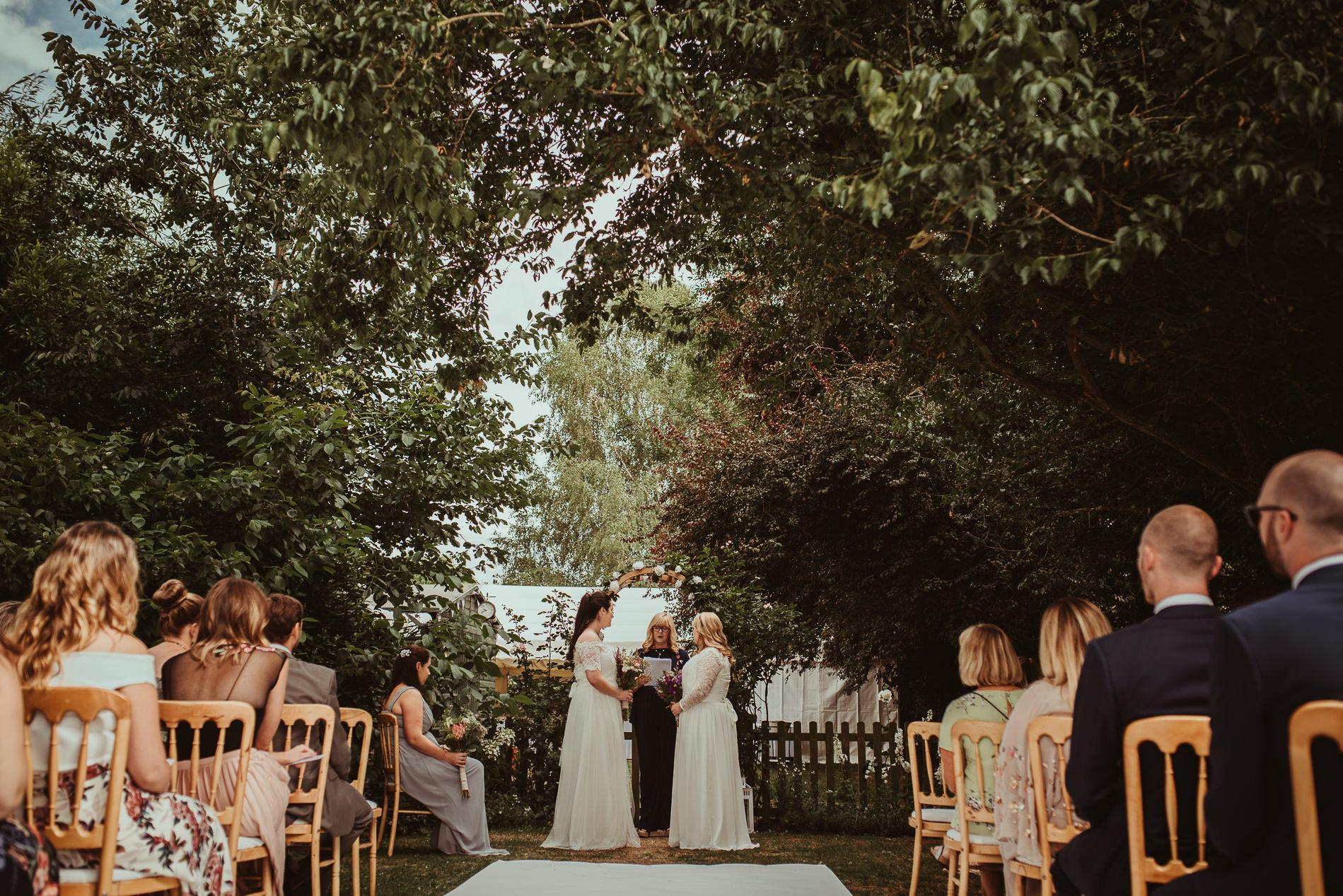 backyard wedding in summer 